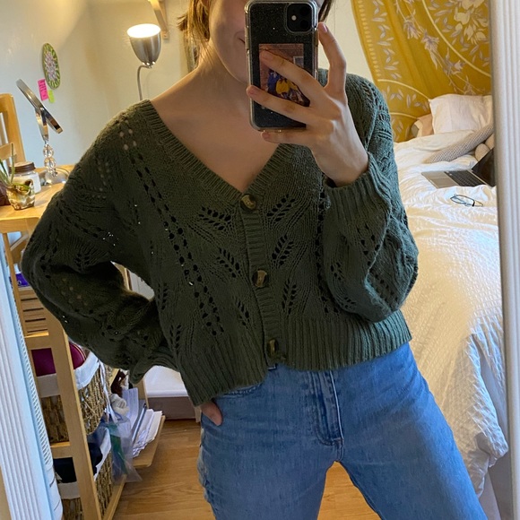 ‼️SOLD‼️ Green American Eagle Knit Cardigan - Picture 1 of 3